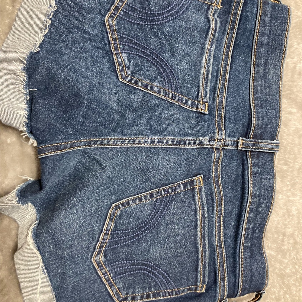NWOT Hollister Jean shorts size 25
